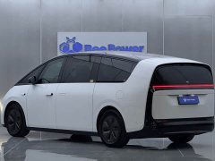 Li Auto MEGA Ultra Smart Refresh Edition - ფოტო 6