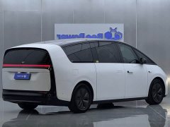 Li Auto MEGA Ultra Smart Refresh Edition - ფოტო 8