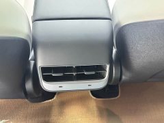 Tesla Model Y Long Range All-Wheel Drive - ფოტო 11