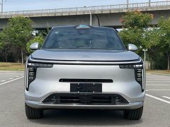 IM Motors Zhiji LS8 66 Ultra Tech Flagship 5-Seater - ფოტო 11