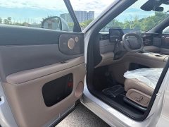 IM Motors Zhiji LS8 66 Ultra Tech Flagship 5-Seater - ფოტო 12