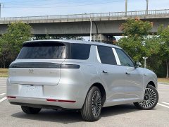 IM Motors Zhiji LS8 66 Ultra Tech Flagship 5-Seater - ფოტო 4