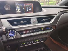 Lexus UX New Energy 2020 300e Pure Joy Edition - ფოტო 13