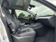 Tesla Model Y Rear-Wheel Drive - ფოტო 12
