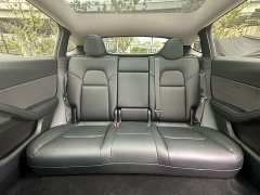 Tesla Model Y Rear-Wheel Drive - ფოტო 13