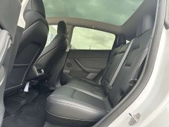 Tesla Model Y Rear-Wheel Drive - ფოტო 14