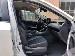 Toyota RAV4 2.0L CVT FWD Urban Edition - ფოტო 11