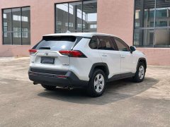Toyota RAV4 2.0L CVT FWD Urban Edition - ფოტო 8