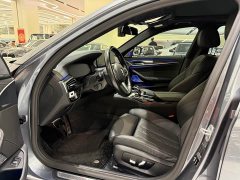 BMW 5 Series (Imported) 525i M Sport Package - ფოტო 3