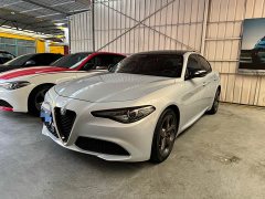 Alfa Romeo Giulia 2.0T 280HP Luxury - ფოტო 1