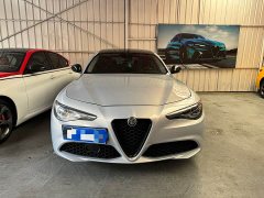 Alfa Romeo Giulia 2.0T 280HP Luxury - ფოტო 2