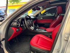 Alfa Romeo Giulia 2.0T 280HP Luxury - ფოტო 5
