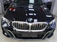 BMW 5 Series 525Li M Sport Package - ფოტო 2