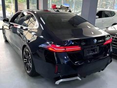 BMW 5 Series 525Li M Sport Package - ფოტო 6