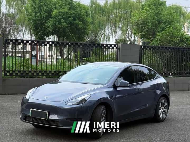 Tesla Model Y Facelift Rear-Wheel Drive