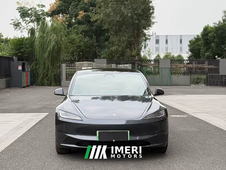 Tesla Model 3 Rear-Wheel Drive