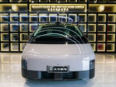 Li Auto Li Xiang MEGA Ultra - ფოტო 2