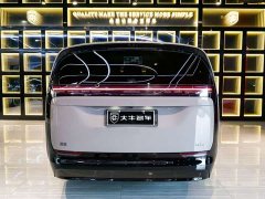 Li Auto Li Xiang MEGA Ultra - ფოტო 5