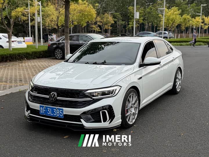 Volkswagen Sagitar 300TSI DSG Excellence Edition