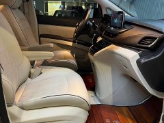 Buick GL8 Land Executive Cabin 652T Luxury - ფოტო 15