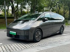 Li Auto Li Xiang MEGA Ultra - ფოტო 1