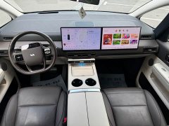Li Auto Li Xiang MEGA Ultra - ფოტო 12