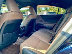 Lexus ES 200 Excellence Edition - ფოტო 9