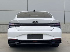 Hyundai Elantra 1.5L CVT Luxury - ფოტო 3