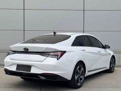 Hyundai Elantra 1.5L CVT Luxury - ფოტო 7