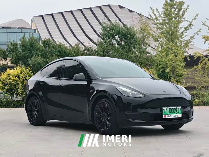 Tesla Model Y Standard Range RWD