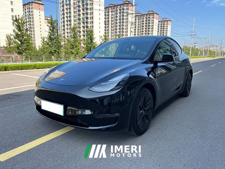 Tesla Model Y Standard Range RWD