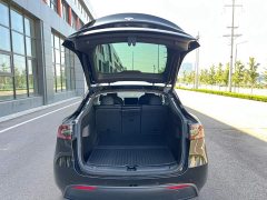 Tesla Model Y Standard Range RWD - ფოტო 13