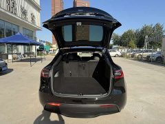 Tesla Model Y Rear-Wheel Drive - ფოტო 8