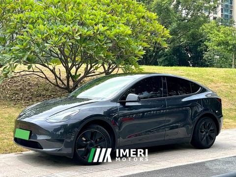 2024 Tesla Model Y Rear-Wheel Drive