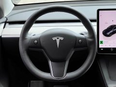 Tesla Model Y Rear-Wheel Drive - ფოტო 17