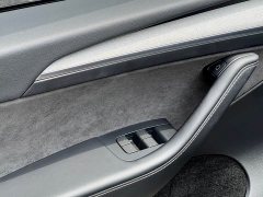 Tesla Model Y Rear-Wheel Drive - ფოტო 19