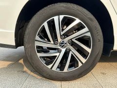 Volkswagen Lavida 1.5L Automatic Manyi Edition - ფოტო 16