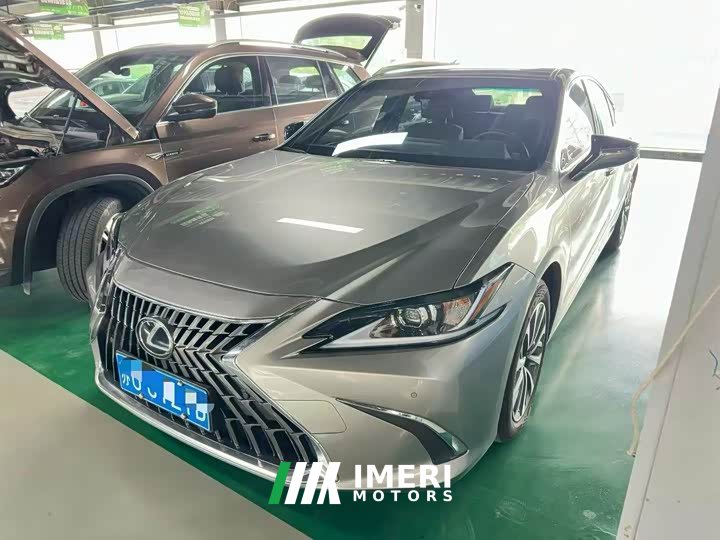 Lexus ES 2022 200 Excellence Edition - ავტომობილი ჩინეთიდან