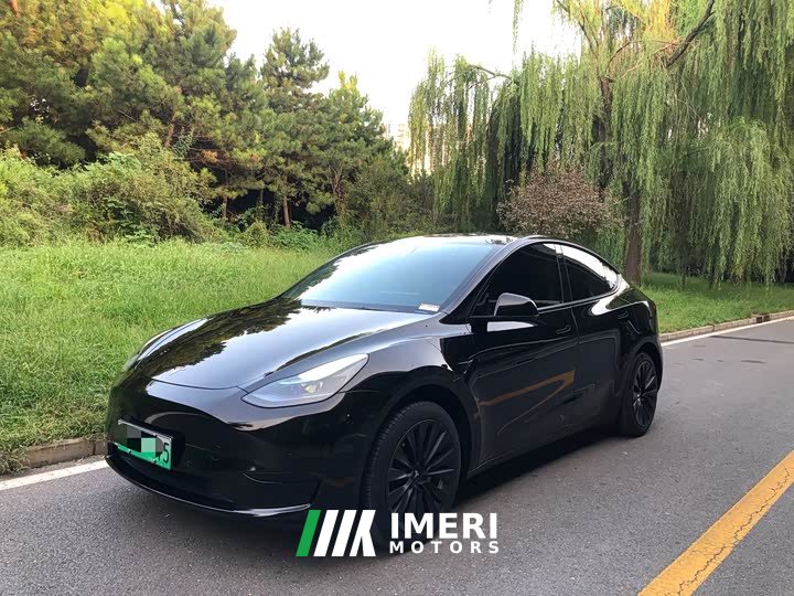 Tesla Model Y Facelift Rear-Wheel Drive