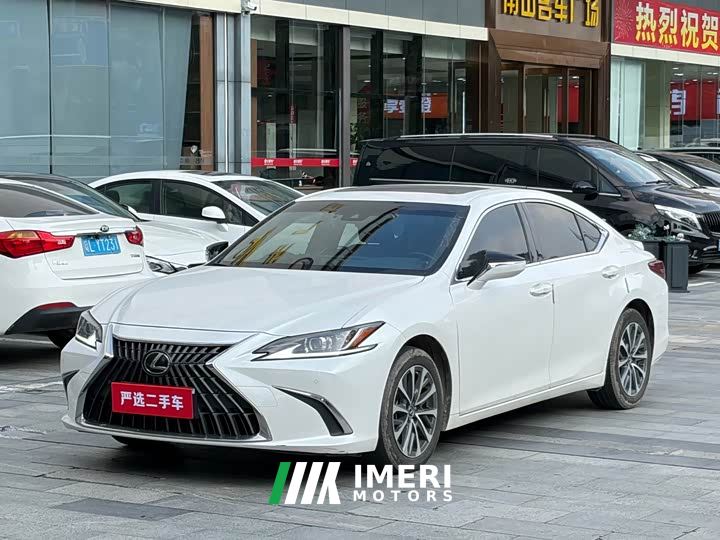 Lexus ES 300h Excellence Edition