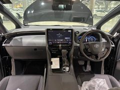Toyota Alphard 2.5L Automatic - ფოტო 11