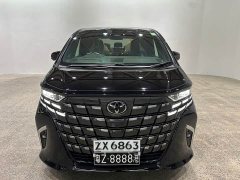 Toyota Alphard 2.5L Automatic - ფოტო 2