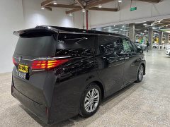 Toyota Alphard 2.5L Automatic - ფოტო 6