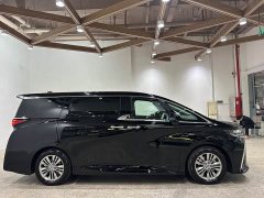 Toyota Alphard 2.5L Automatic - ფოტო 7