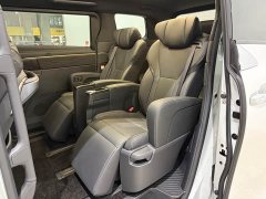 Toyota Alphard Hybrid 2.5L Premium Gold Edition - ფოტო 6