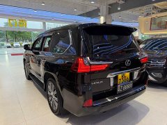 Lexus LX 570 - ფოტო 6