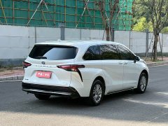 Toyota Sienna 2021 2.5L Hybrid Premium Edition - ფოტო 7