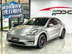 Tesla Model Y Rear-Wheel Drive - ფოტო 1