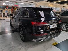 Audi Q7 55 TFSI quattro S line Sport - ფოტო 9