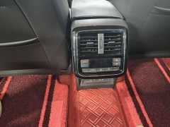 Volkswagen Passat 330TSI Elite - ფოტო 9